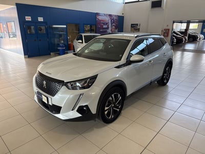 Peugeot 2008 1.2 puretech Allure s&s 130cv eat8 usata