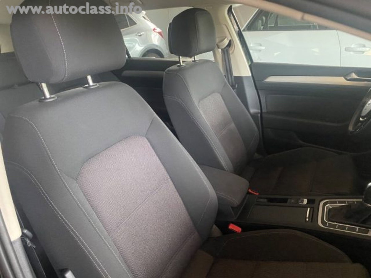 Volkswagen Passat Variant 2.0 TDI DSG Business BlueMotion Tech (10)