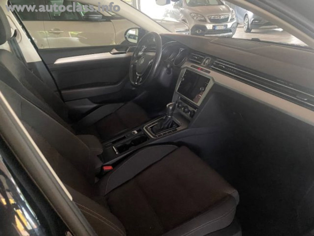 Volkswagen Passat Variant 2.0 TDI DSG Business BlueMotion Tech (13)