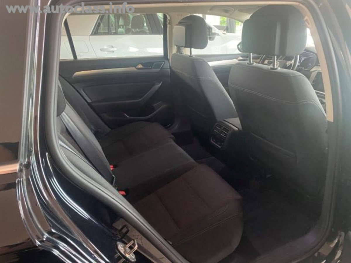 Volkswagen Passat Variant 2.0 TDI DSG Business BlueMotion Tech (9)