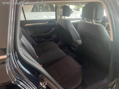 Volkswagen Passat Variant 2.0 TDI DSG Business BlueMotion Tech (9)