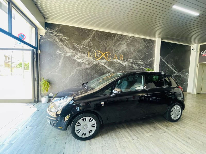 Opel Corsa 1.2 5 porte Cosmo