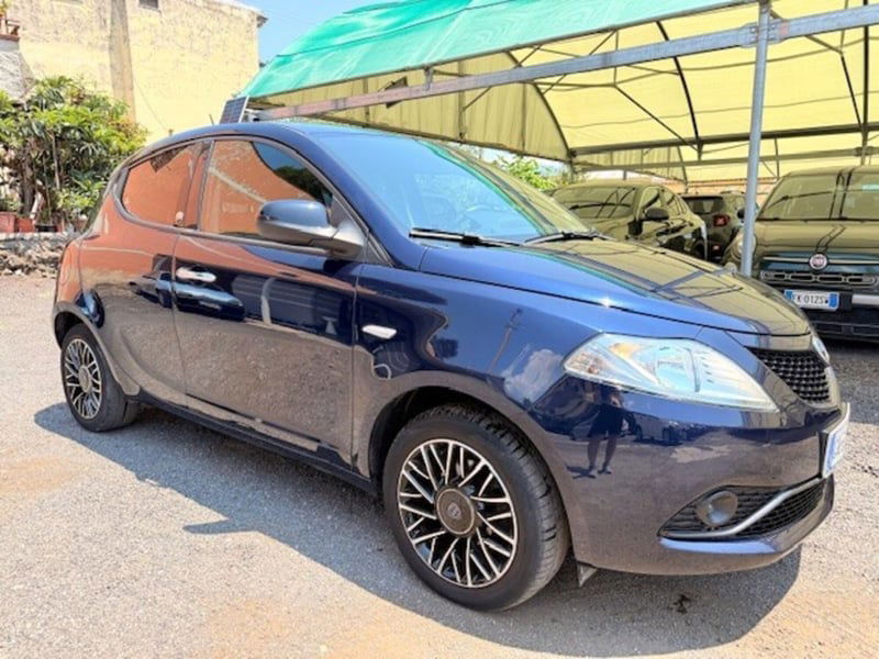 Lancia Ypsilon 1.2 69 CV 5 porte GPL Ecochic Gold