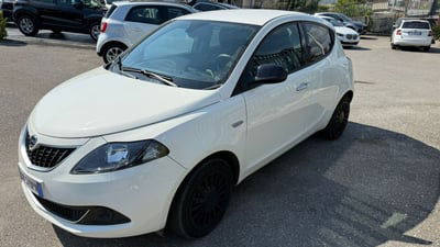 Lancia Ypsilon 1.0 FireFly 5 porte S&S Hybrid Silver Plus usata