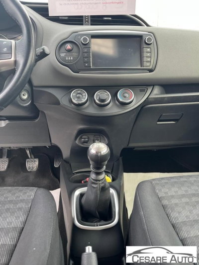 Toyota Yaris 1.3 5 porte (6)