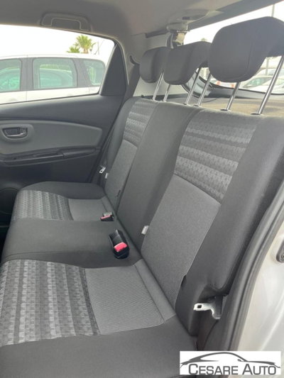 Toyota Yaris 1.3 5 porte (8)