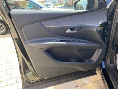 Peugeot 3008 BlueHDi 130 S&S Allure (13)