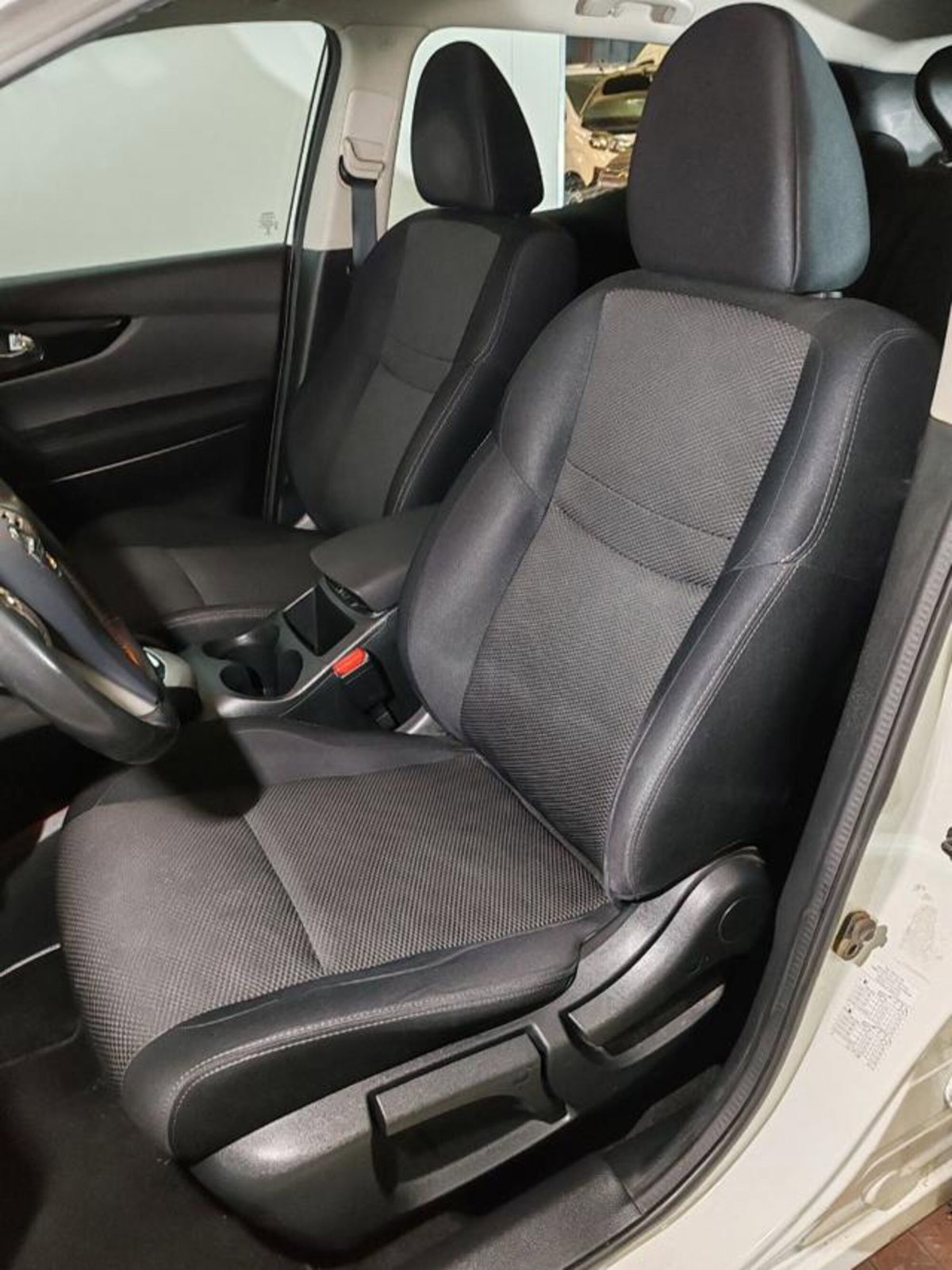 Nissan Qashqai 1.6 dCi 2WD XTronic Tekna+ (9)