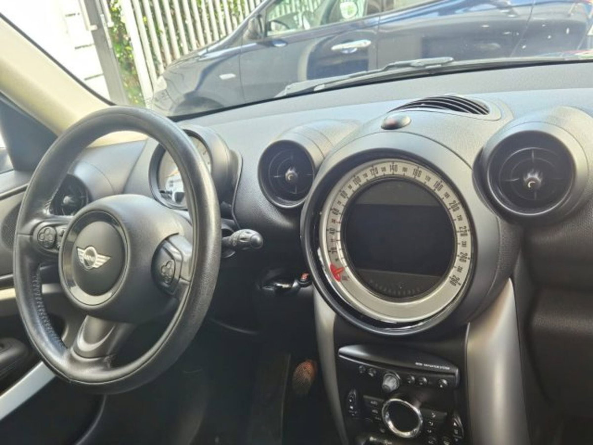 MINI Mini Paceman 1.6 Cooper D Paceman (11)