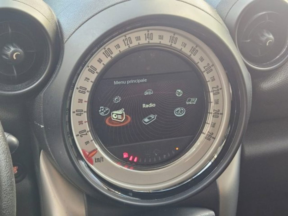 MINI Mini Paceman 1.6 Cooper D Paceman (16)