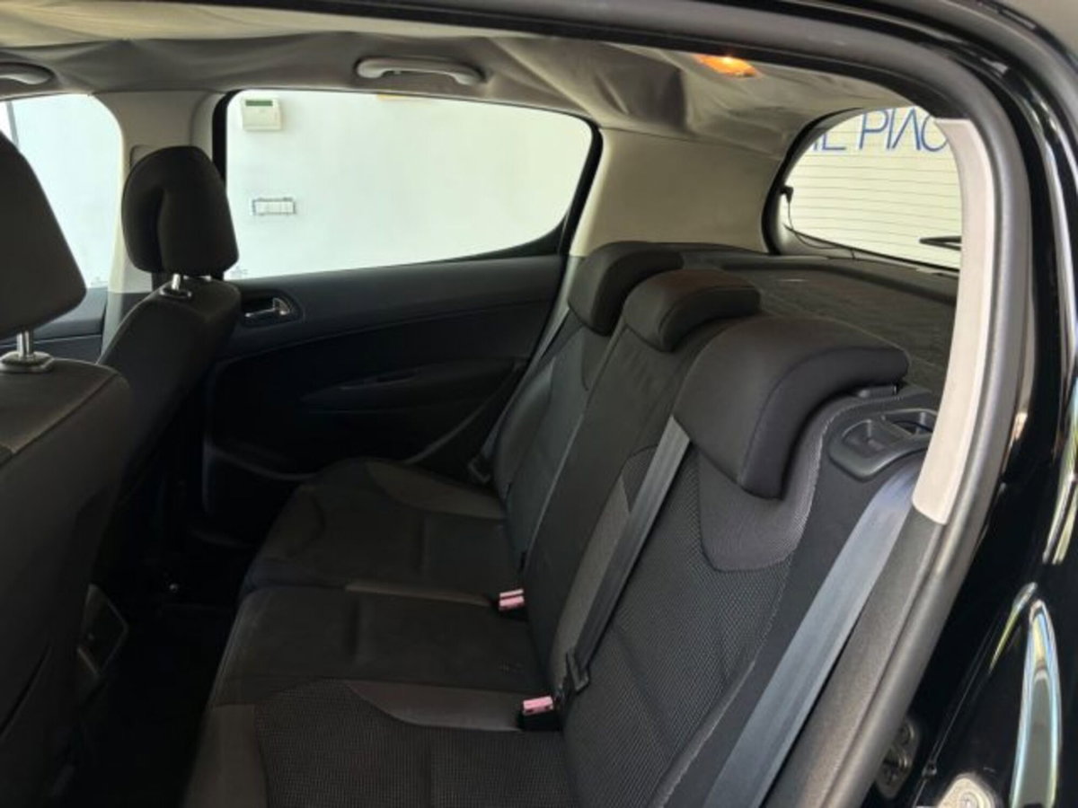 Peugeot 308 1.6 8V HDi 93CV 5p. Premium (10)
