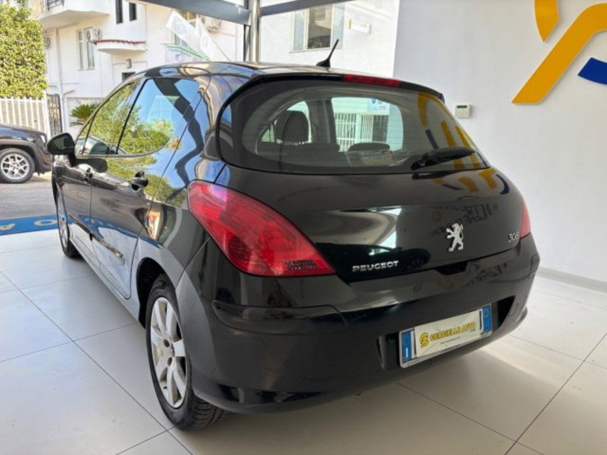 Peugeot 308 1.6 8V HDi 93CV 5p. Premium (8)