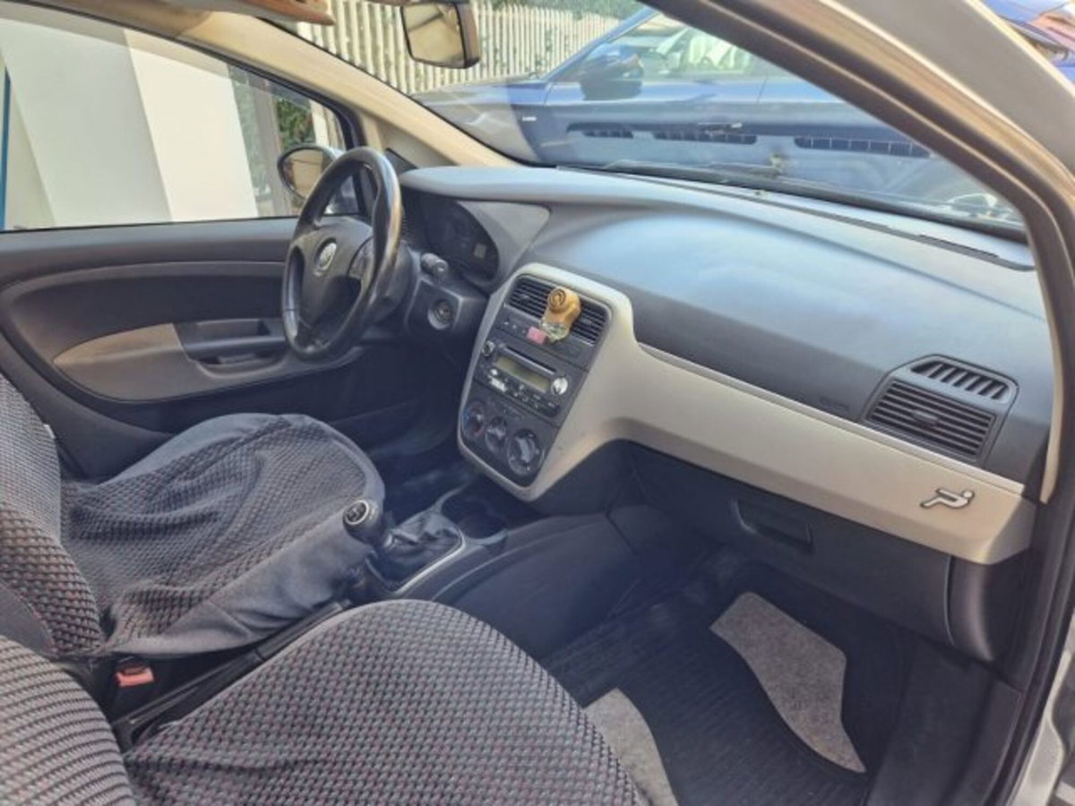 Fiat Grande Punto 1.2 5 porte Dynamic (9)