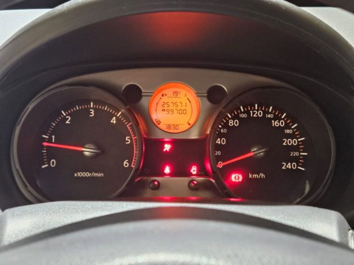 Nissan Qashqai 1.5 dCi Acenta (17)