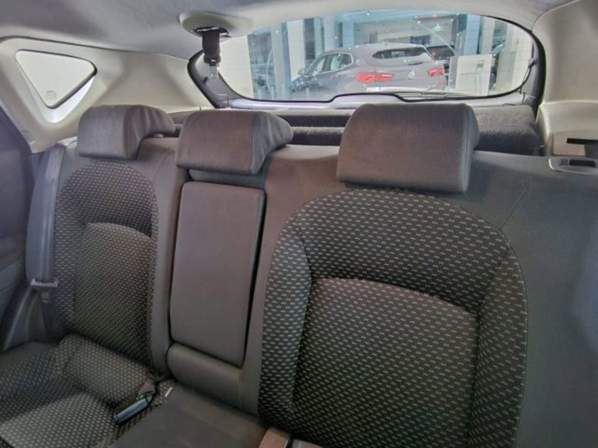 Nissan Qashqai 1.5 dCi Acenta (7)