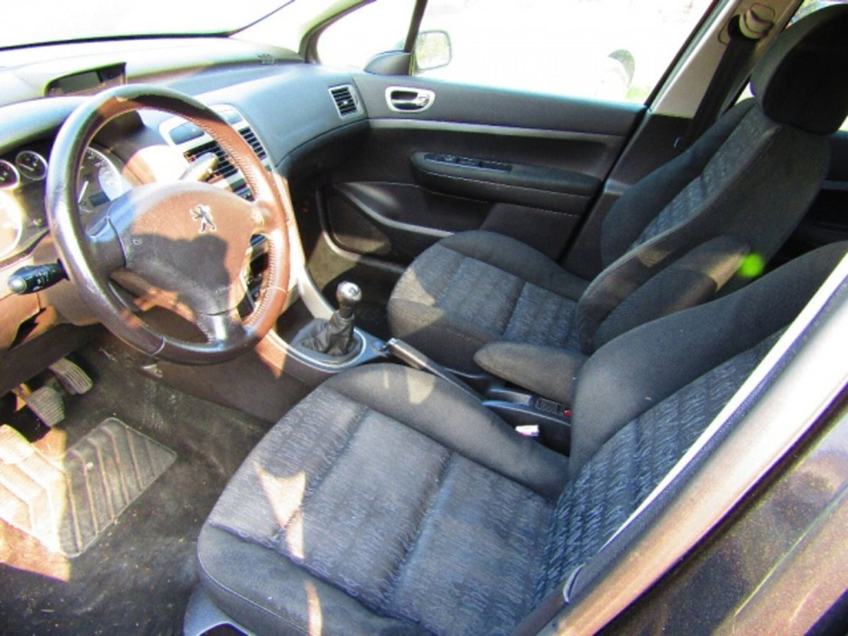 Peugeot 307 SW 16V HDi FAP 110CV Station XS (7)