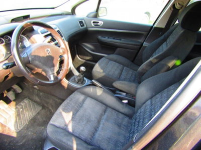Peugeot 307 SW 16V HDi FAP 110CV Station XS (7)