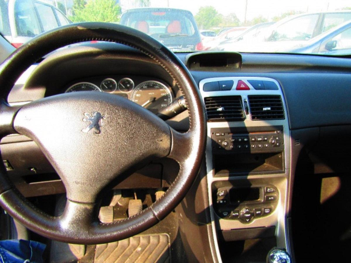 Peugeot 307 SW 16V HDi FAP 110CV Station XS (8)