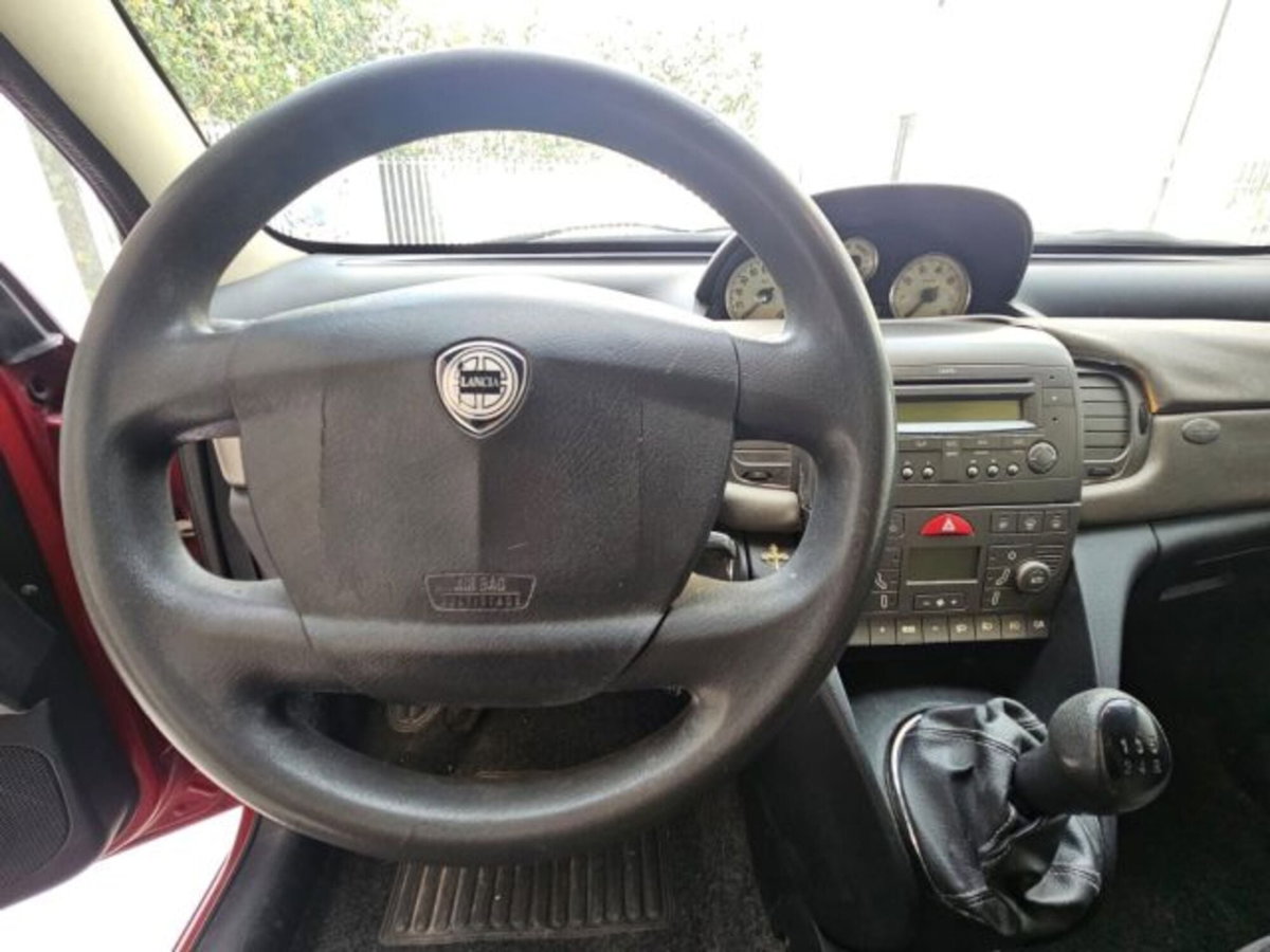 Lancia Ypsilon Multijet 16V Argento (8)
