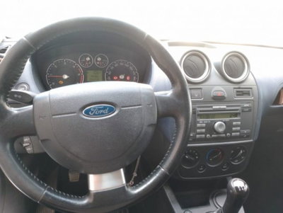 Ford Fiesta 1.4 TDCi 5p. Titanium (10)
