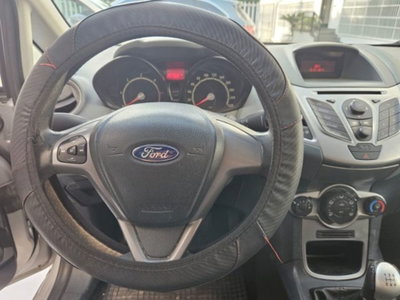 Ford Fiesta 1.4 TDCi 68CV 5 porte Titanium (9)