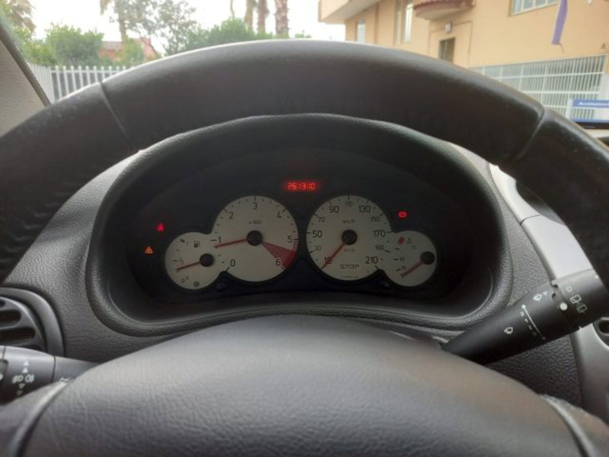 Peugeot 206 Cabrio HDi FAP CC Quiksilver (13)