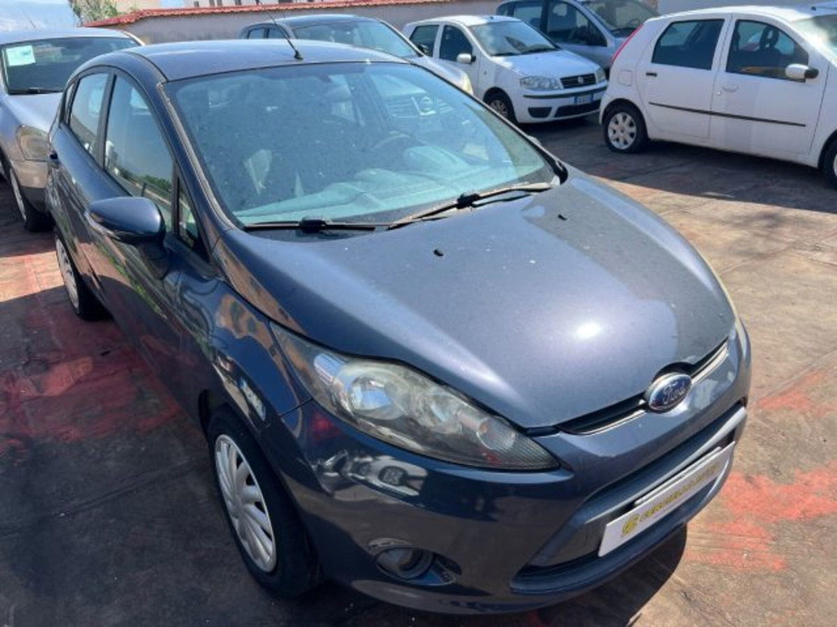Ford Fiesta 1.4 3 porte Bz.- GPL Titanium (2)