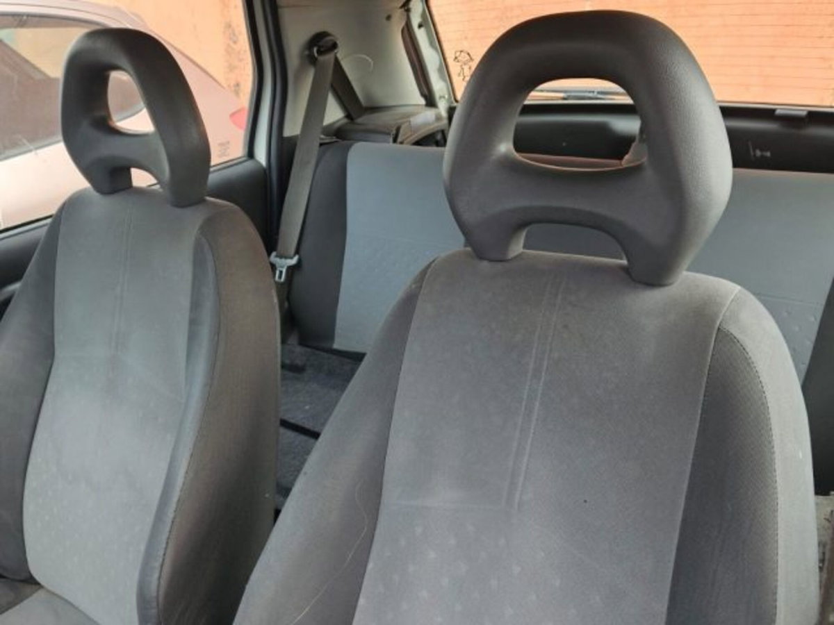 Fiat Punto 1.2 5 porte Active Natural Power (10)