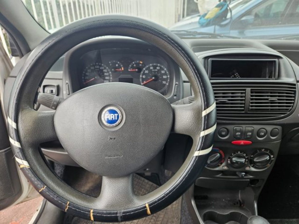 Fiat Punto 1.2 5 porte Active Natural Power (8)