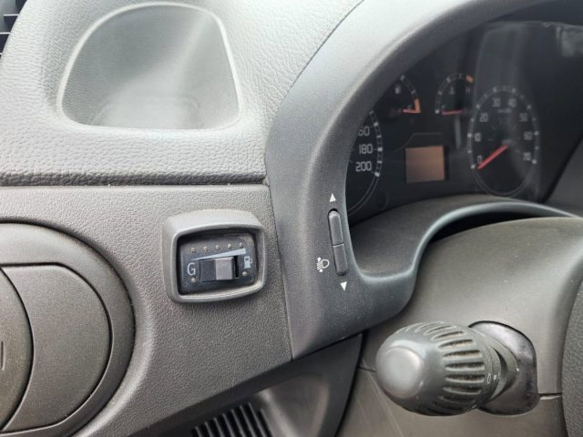 Fiat Punto 1.2 5 porte Active Natural Power (9)