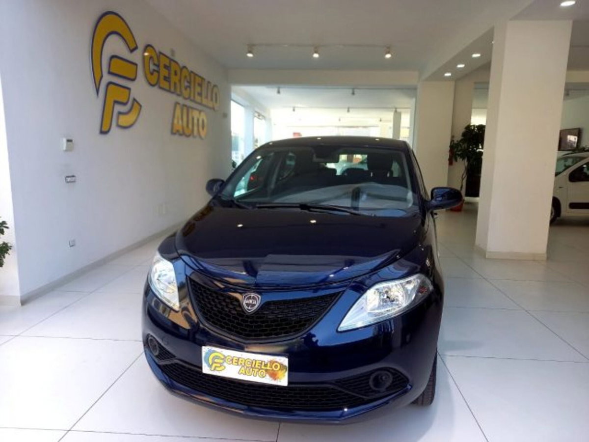Lancia Ypsilon 1.2 69 CV 5 porte Gold