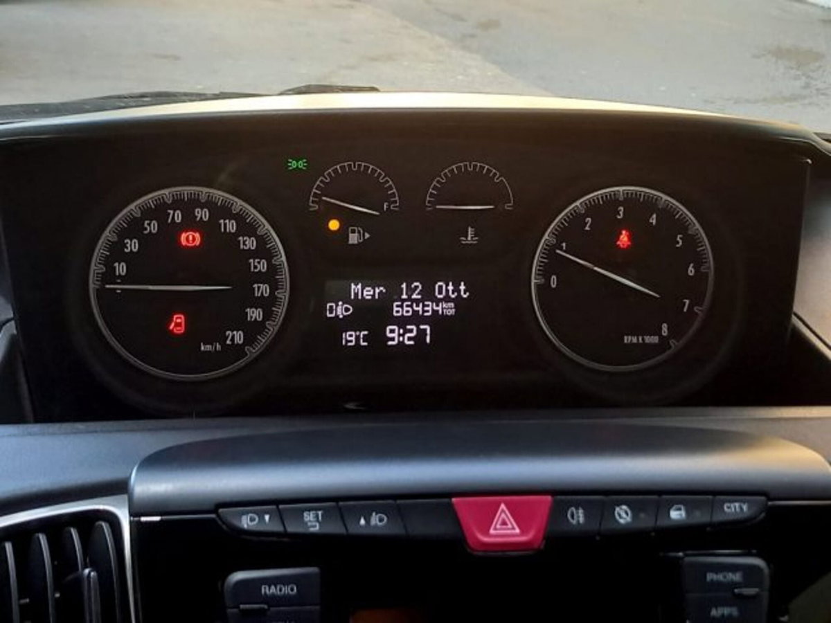 Lancia Ypsilon 1.2 69 CV 5 porte Gold (10)