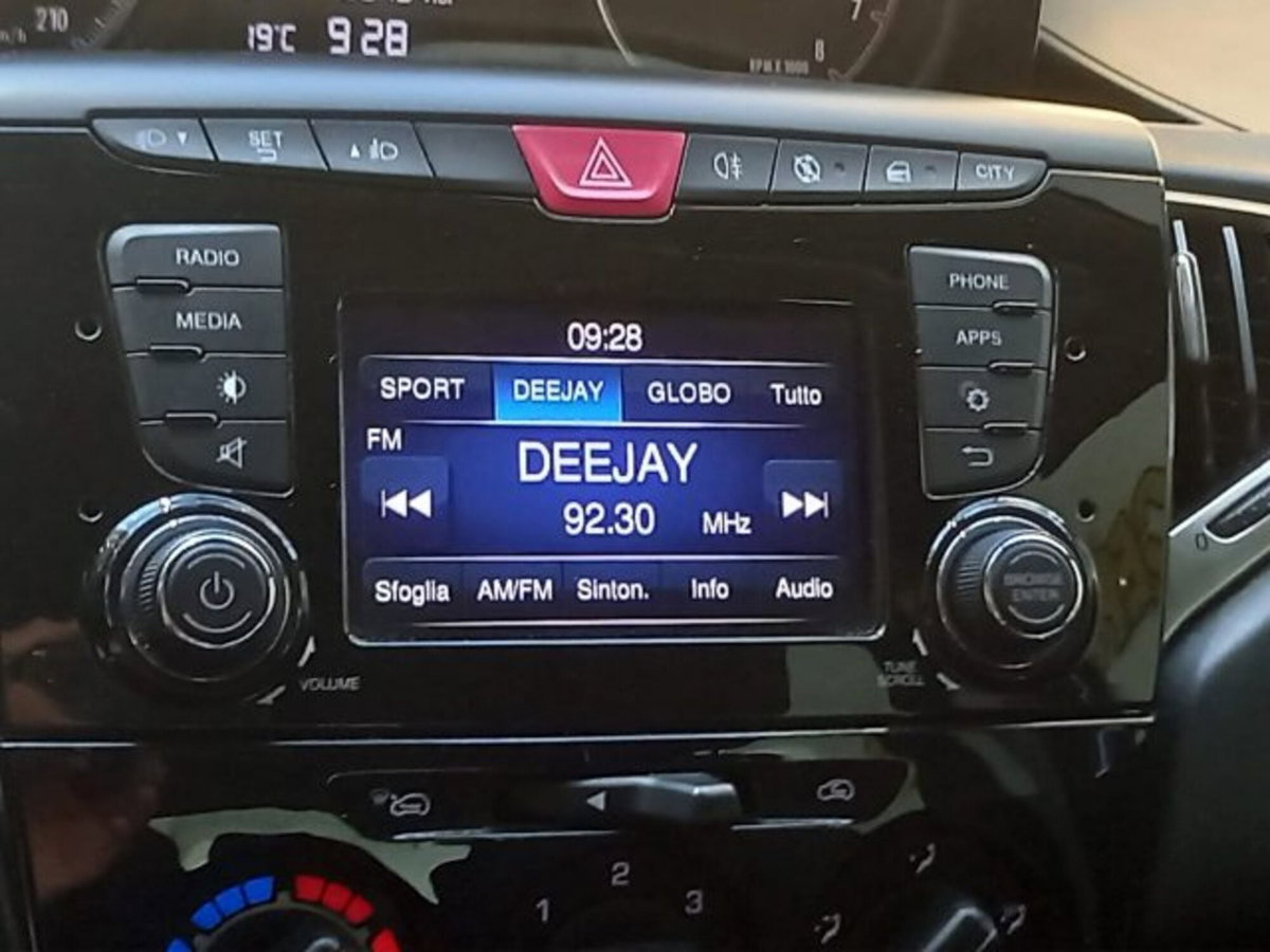 Lancia Ypsilon 1.2 69 CV 5 porte Gold (11)