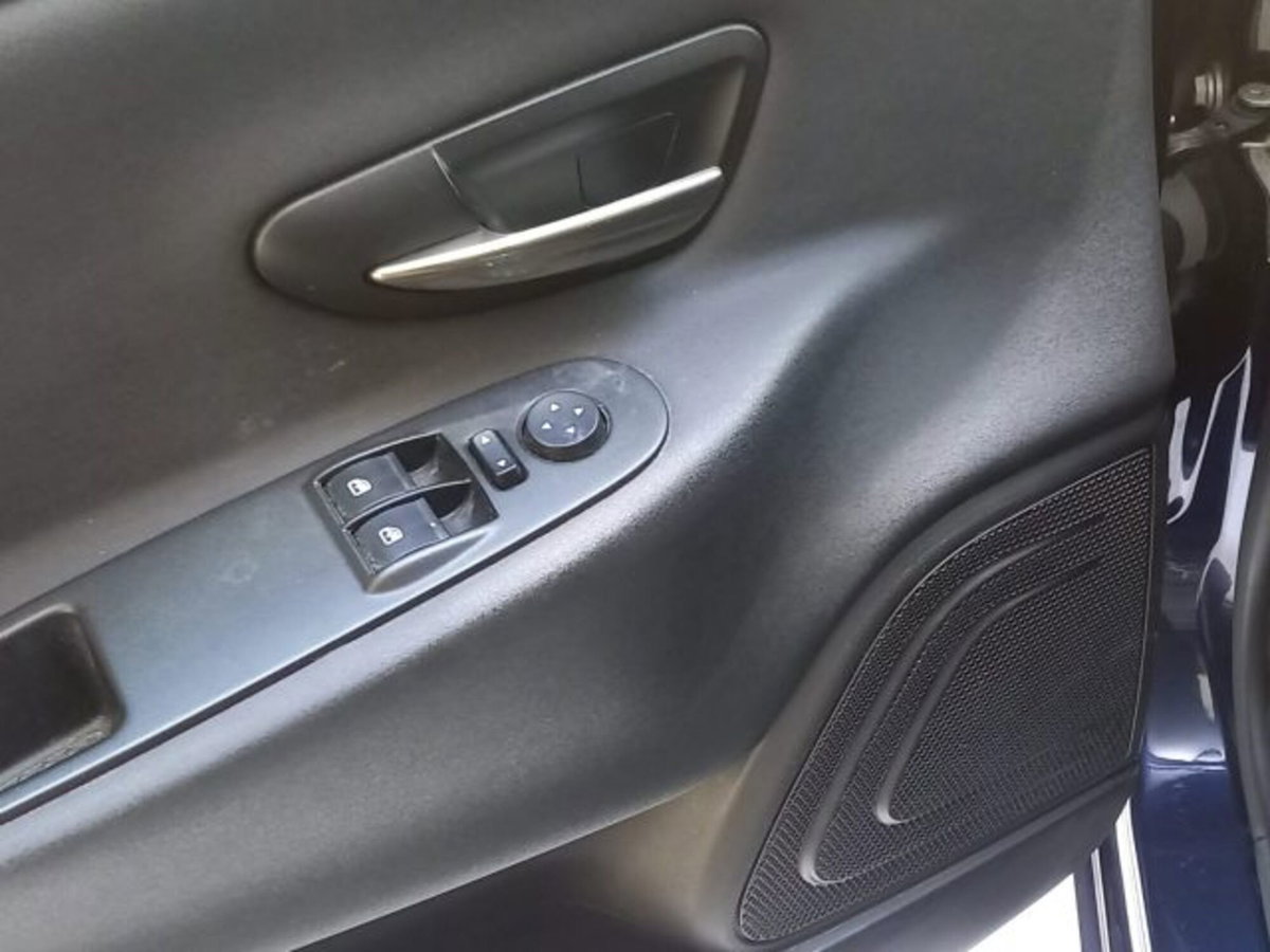 Lancia Ypsilon 1.2 69 CV 5 porte Gold (13)