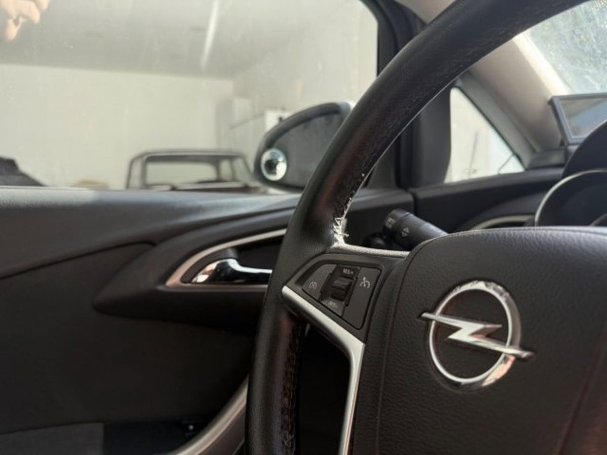 Opel Astra 1.4 100CV 5 porte Cosmo (10)