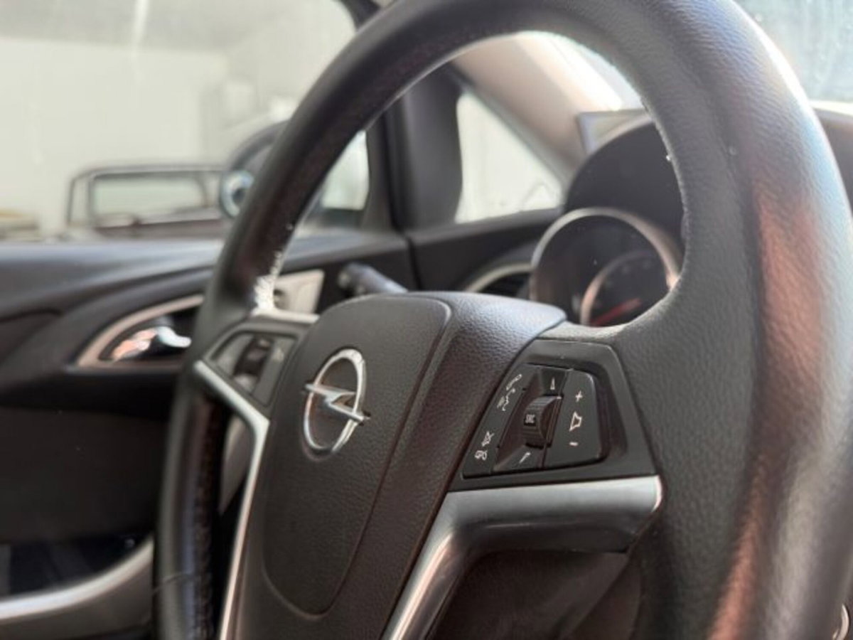 Opel Astra 1.4 100CV 5 porte Cosmo (11)