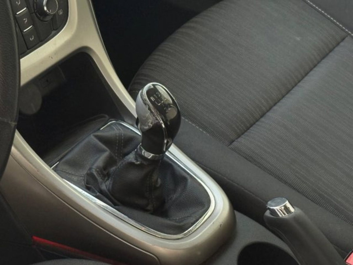 Opel Astra 1.4 100CV 5 porte Cosmo (14)