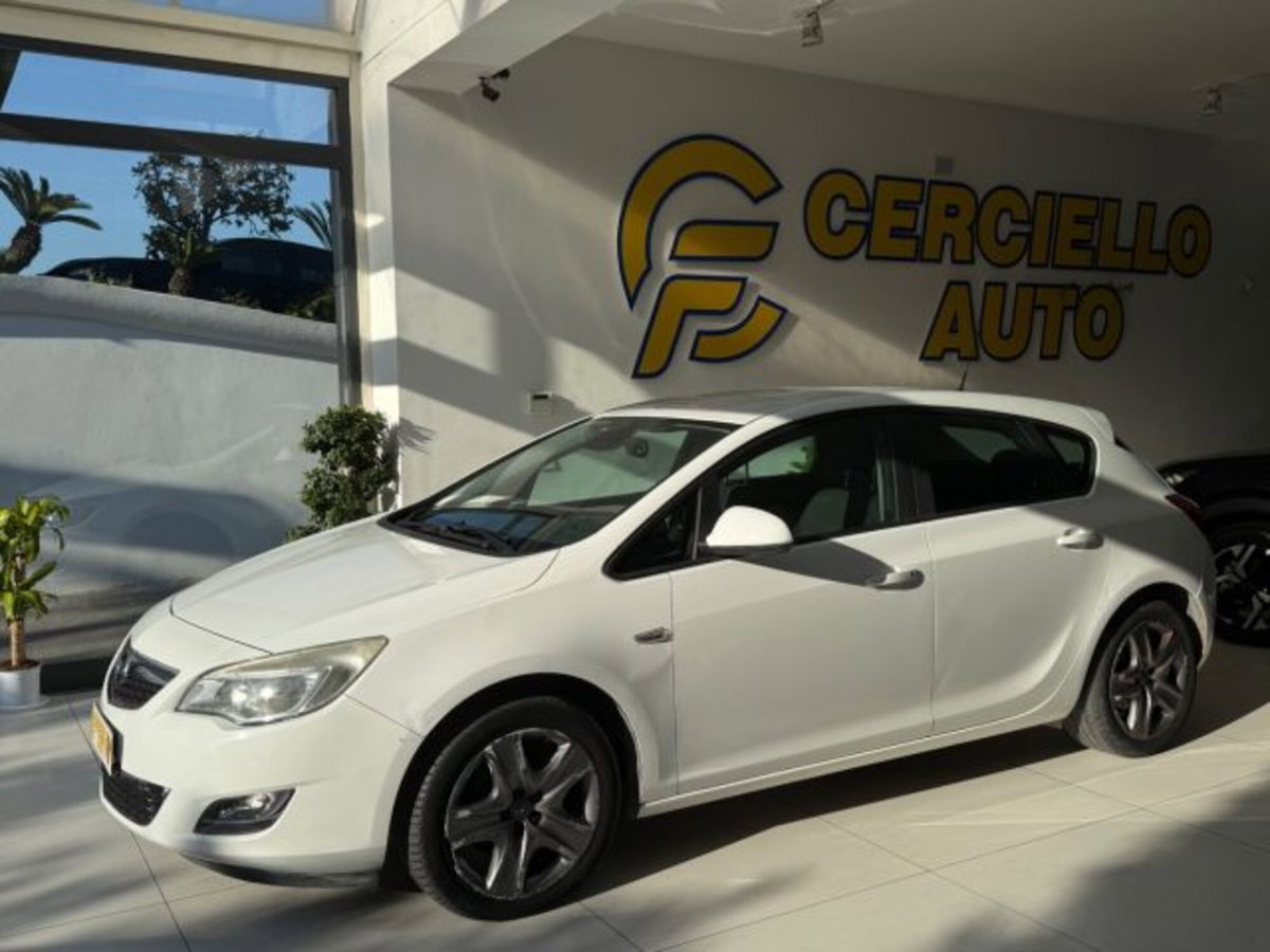 Opel Astra 1.4 100CV 5 porte Cosmo (5)