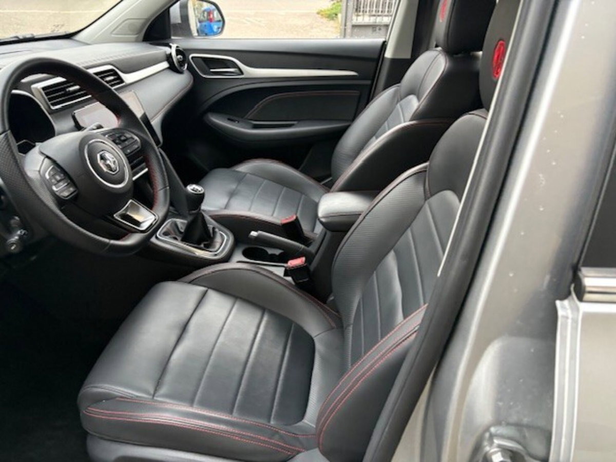 Mg ZS ZS 1.5 Luxury (11)