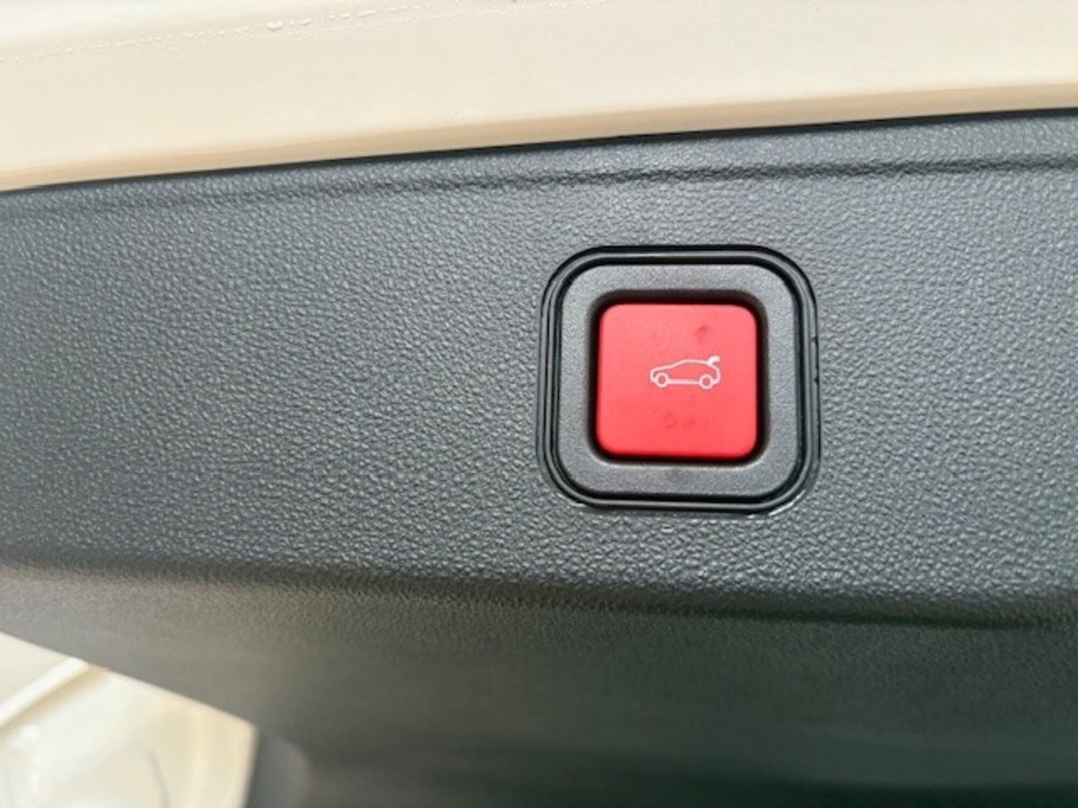 Jeep Avenger 1.2 turbo Altitude fwd 100cv (13)