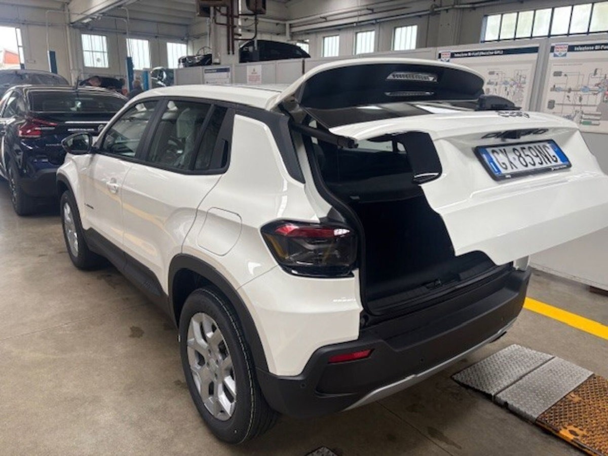 Jeep Avenger 1.2 turbo Altitude fwd 100cv (16)