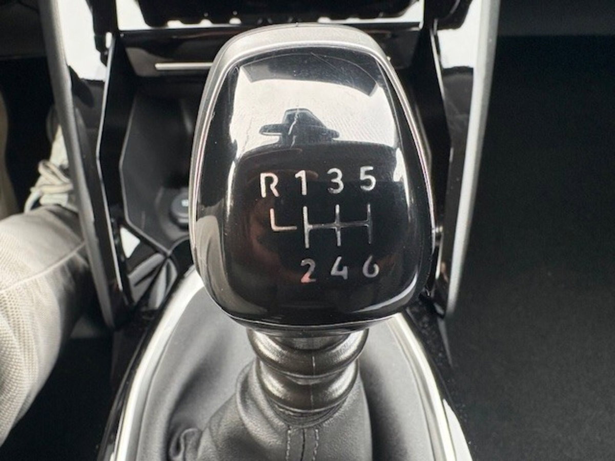 Peugeot 208 PureTech 100 Stop&Start 5 porte Allure (18)