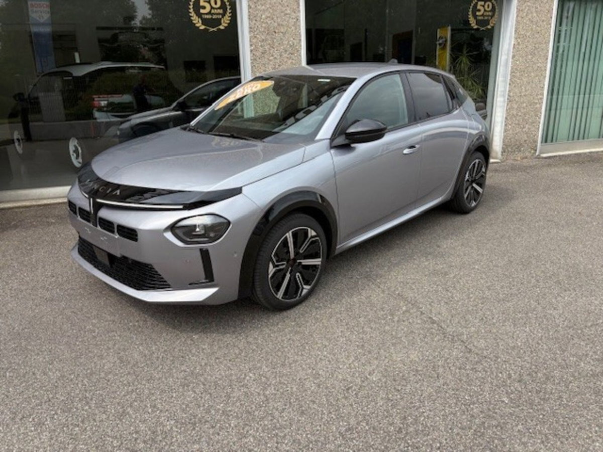 Lancia Ypsilon 1.2 mhev Edizione Cassina e-dct (8)