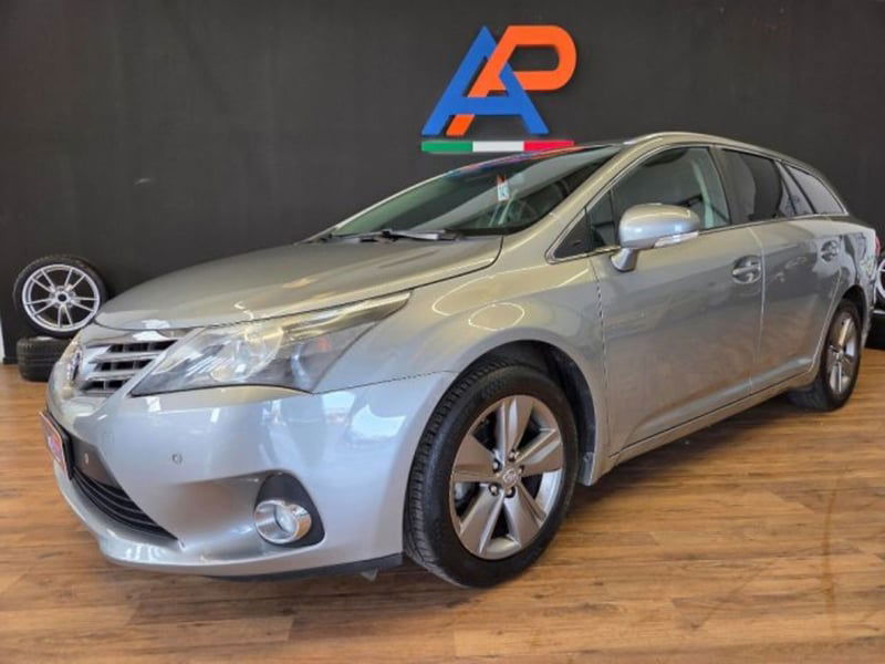 Toyota Avensis Station Wagon 2.0 D-4D Wagon Lounge