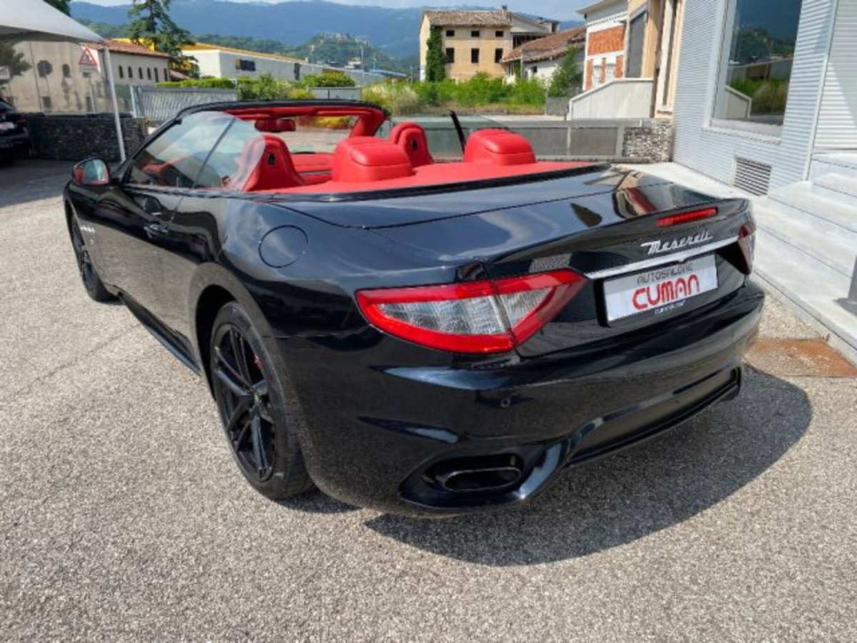 Maserati Grancabrio 4.7 V8 Sport (7)
