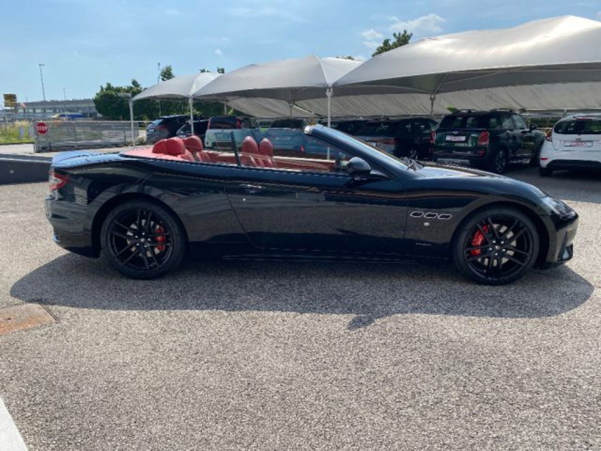Maserati Grancabrio 4.7 V8 Sport (9)