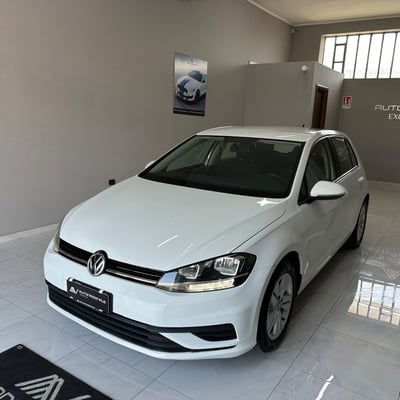 Volkswagen Golf 1.0 TSI 115 CV 5p. Trendline BlueMotion usata