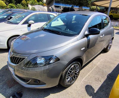 Lancia Ypsilon 1.0 FireFly 5 porte S&S Hybrid Gold Plus usata
