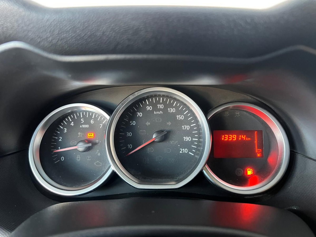 Dacia Duster 1.5 dCi 110 CV S&S 4x2 Serie Speciale Brave (9)