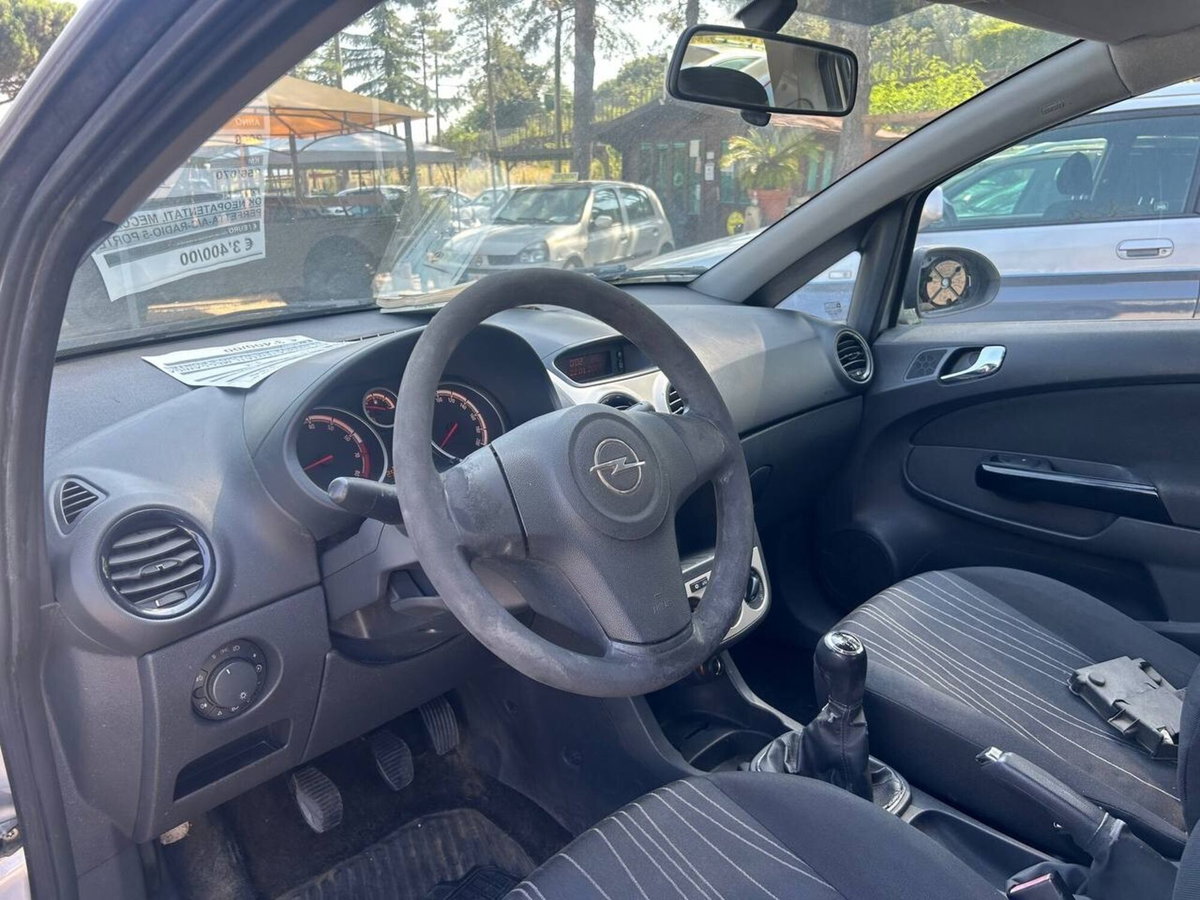 Opel Corsa 1.0 12V 5 porte Enjoy (10)
